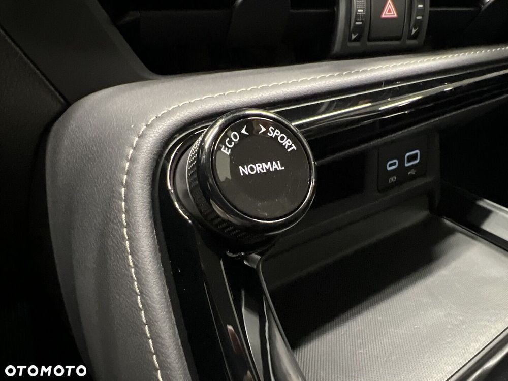 Lexus NX 350h Business AWD - 34