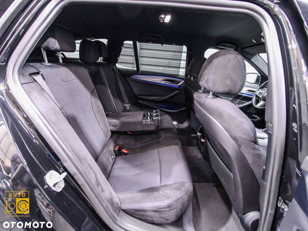 BMW Seria 5 520d M Sport - 11