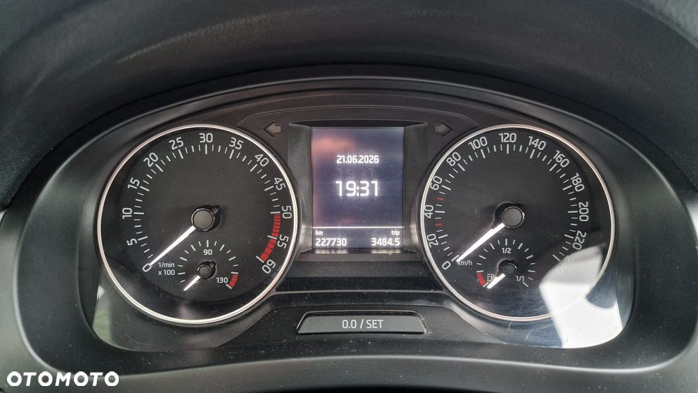 Skoda RAPID Spb 1.4 TDI DPF Ambition DSG - 9