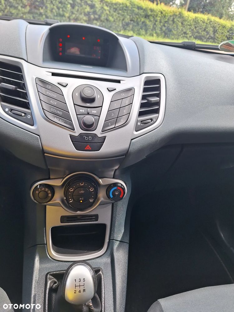 Ford Fiesta 1.25 Titanium - 19