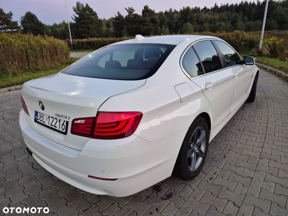 BMW Seria 5 523i - 9