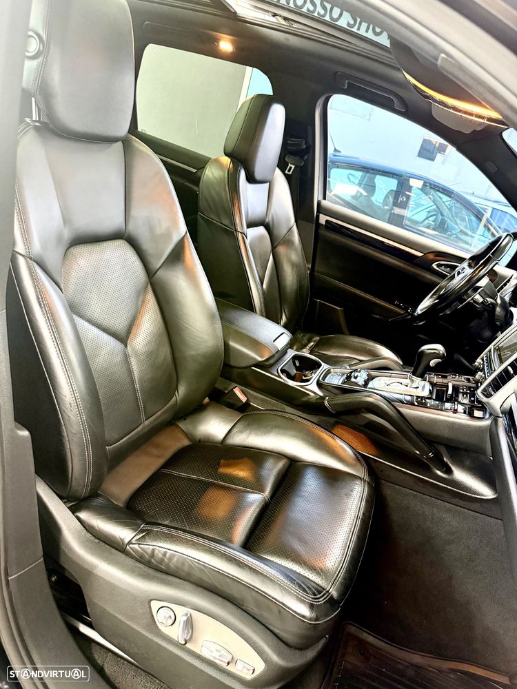 Porsche Cayenne Tiptronic S - 18