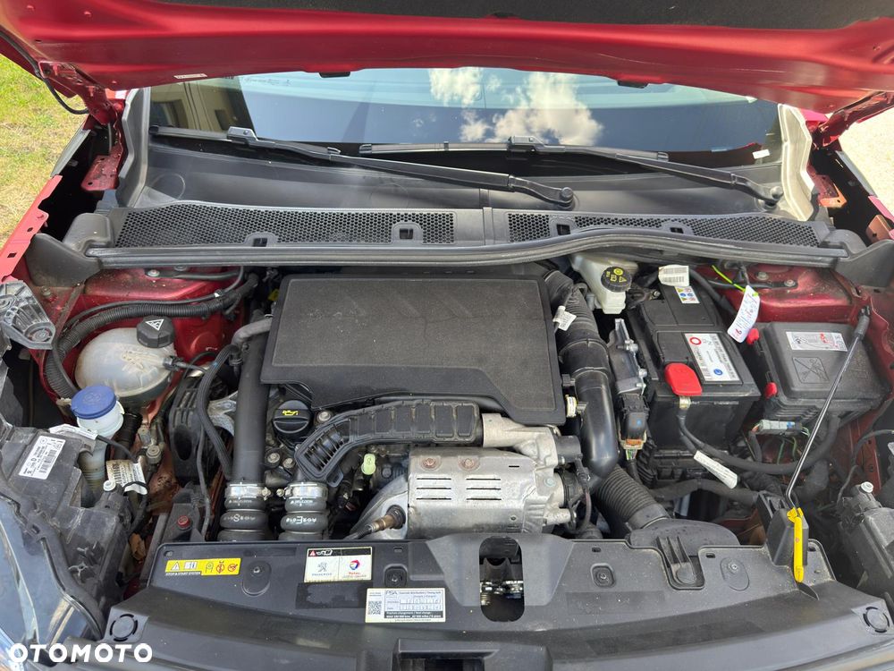 Peugeot 2008 1.2 PureTech Allure Pack S&S EAT8 - 29