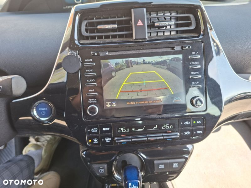 Toyota Prius (Hybrid) Executive - 23