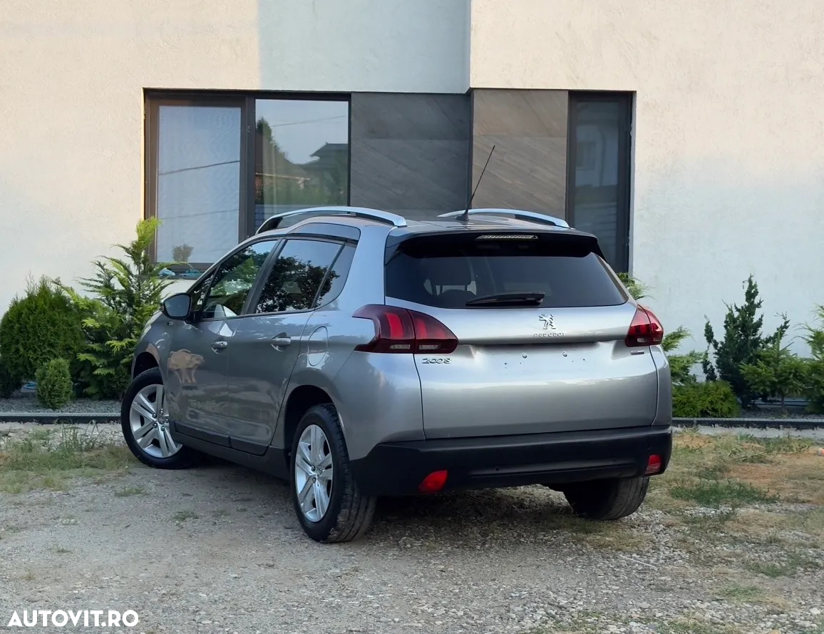 Peugeot 2008 PureTech 110 Style - 11