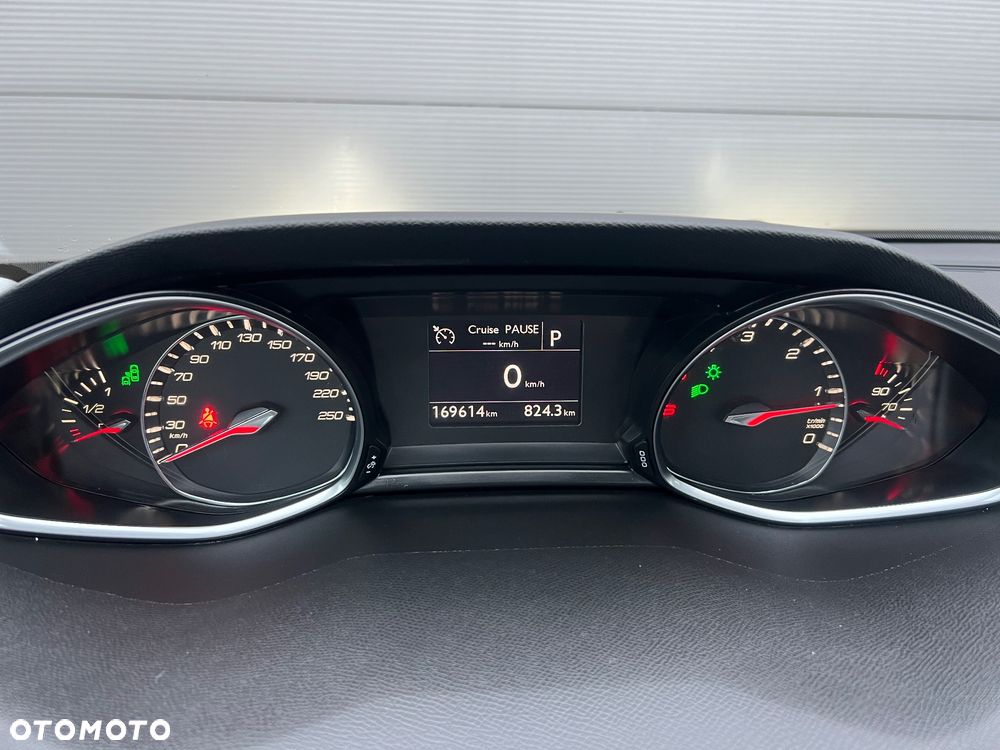 Peugeot 308 BlueHDi 150 Automatik Stop & Start Allure - 23
