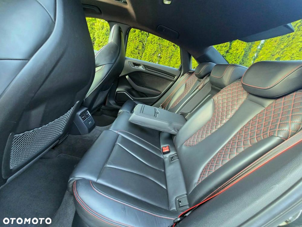 Audi RS3 Limousine TFSI Quattro S tronic - 11