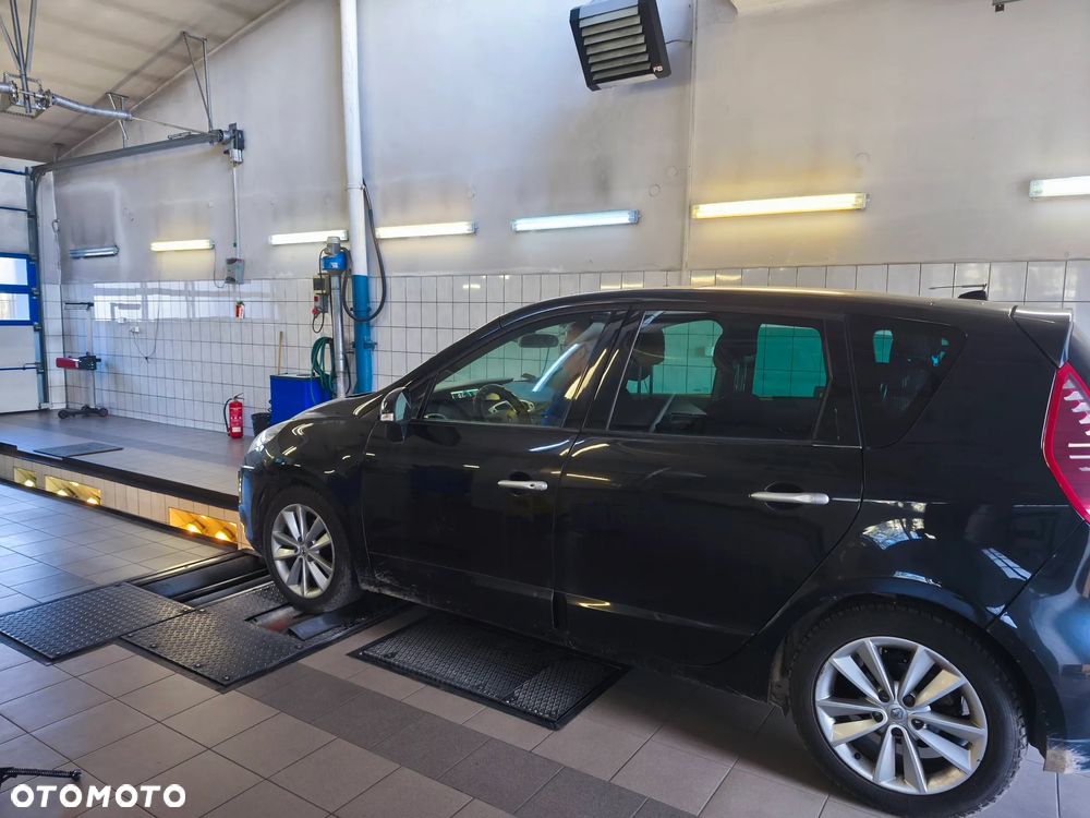 Renault Scenic 1.9 dCi Privilege - 14