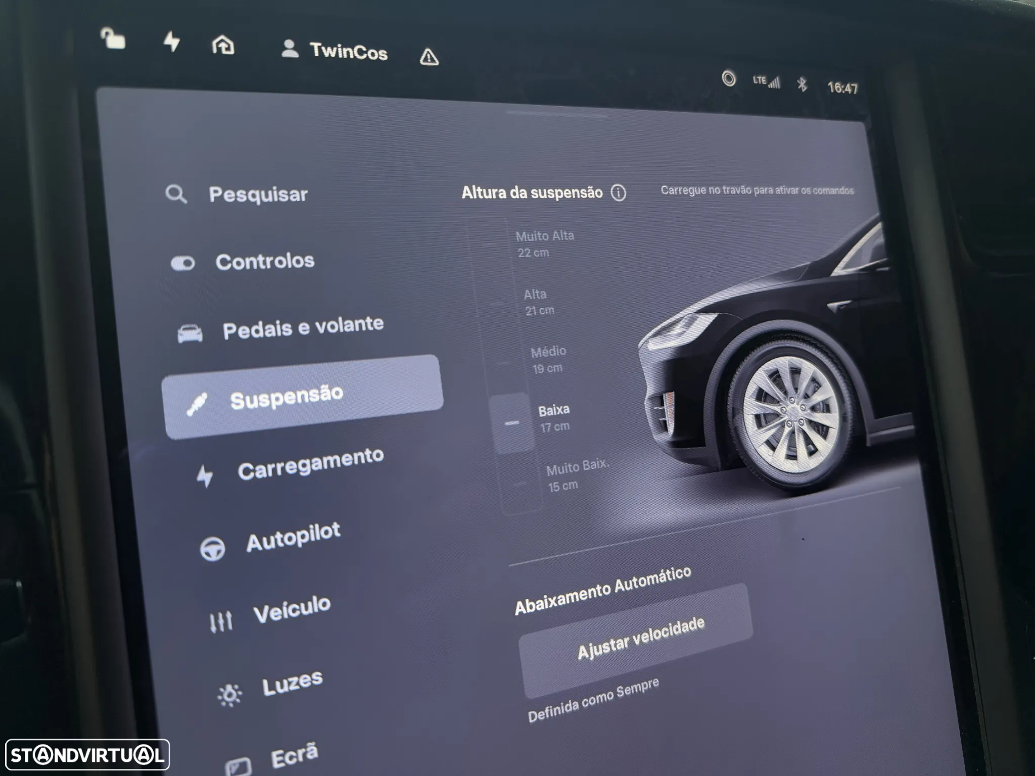 Tesla Model X - 22