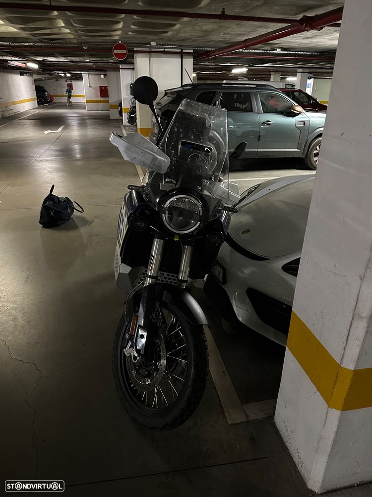 Husqvarna Norden 901 Expedition - 4