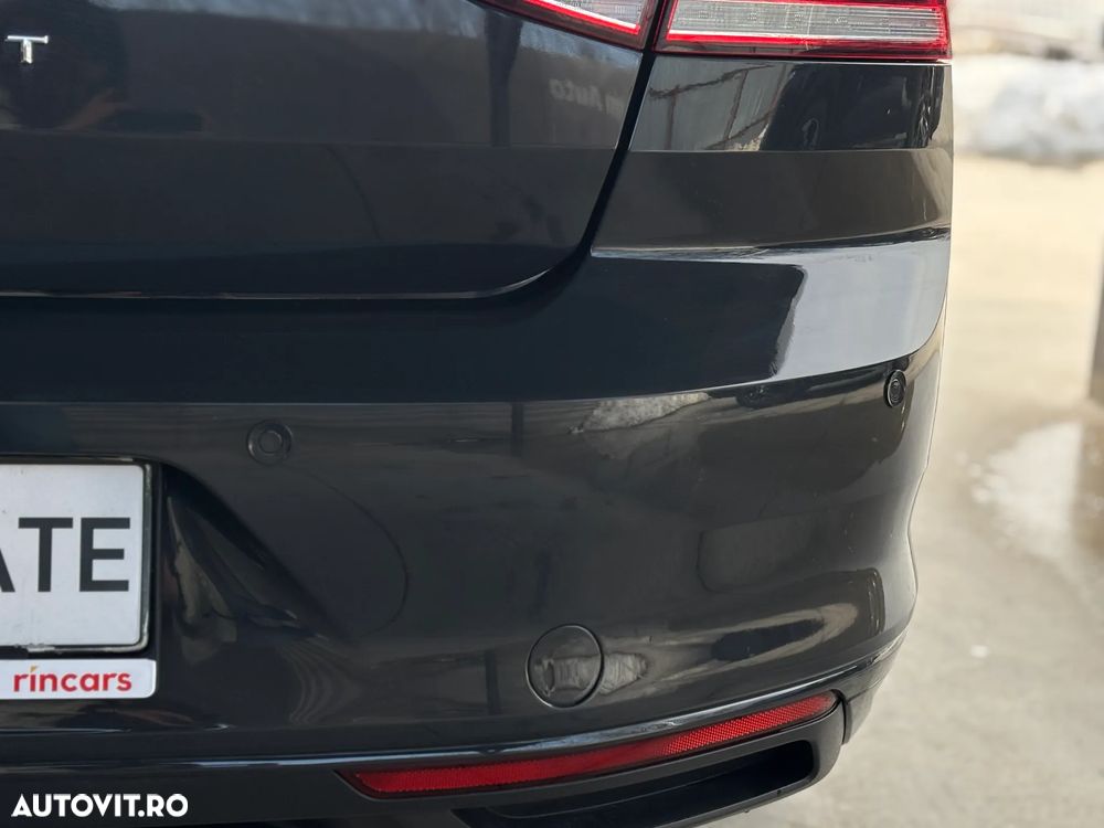 Volkswagen Passat - 31