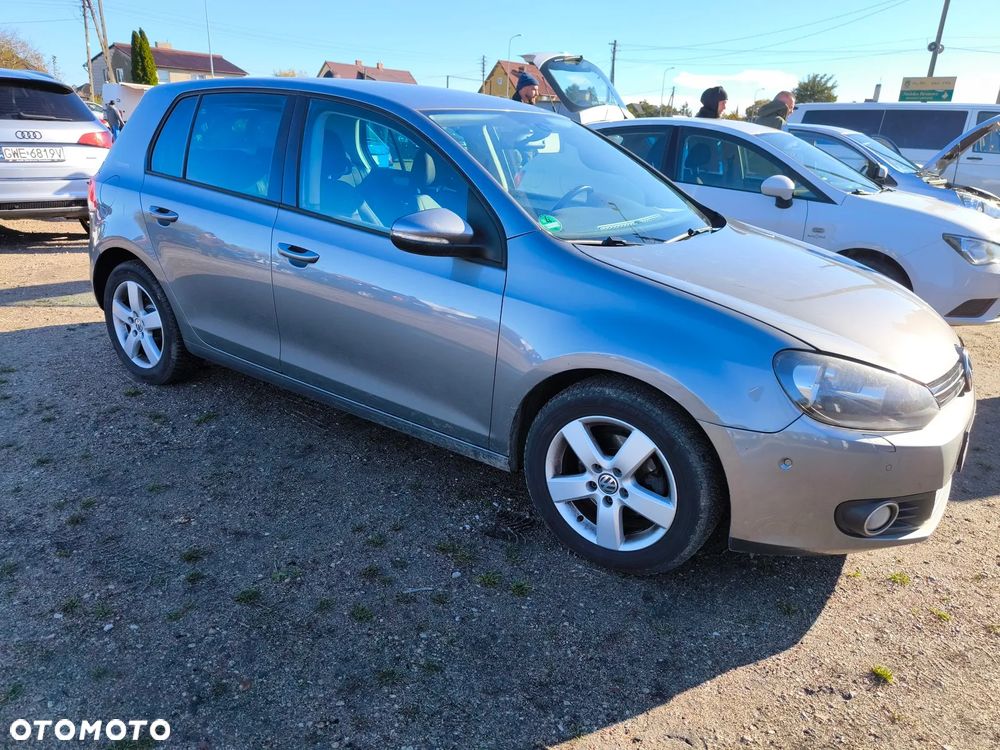 Volkswagen Golf - 1
