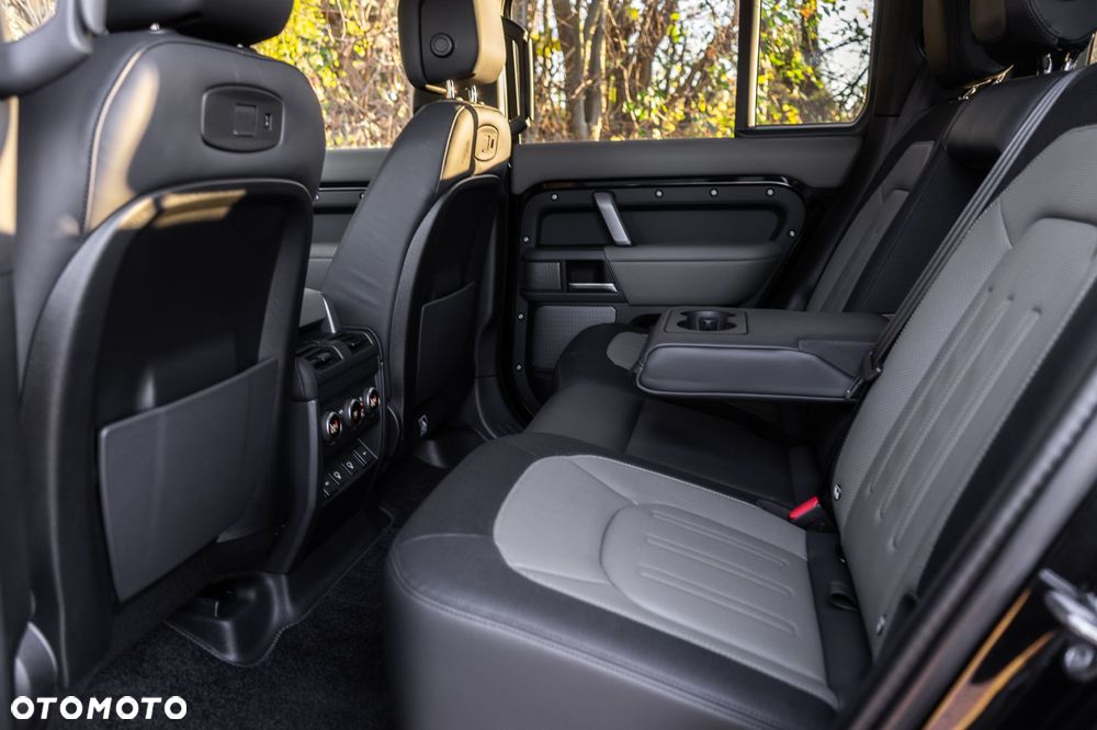 Land Rover Defender - 18