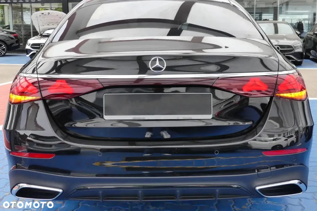 Mercedes-Benz Klasa E 220 d T 4Matic 9G-TRONIC - 6