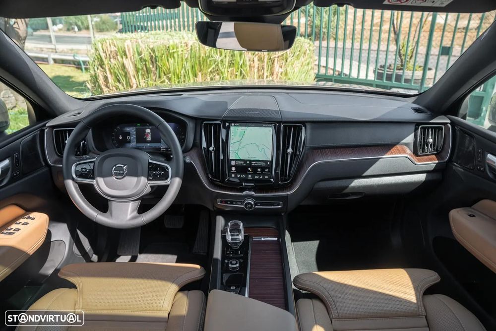 Volvo XC 60 T8 AWD Recharge Ultimate Bright — fotografia 11