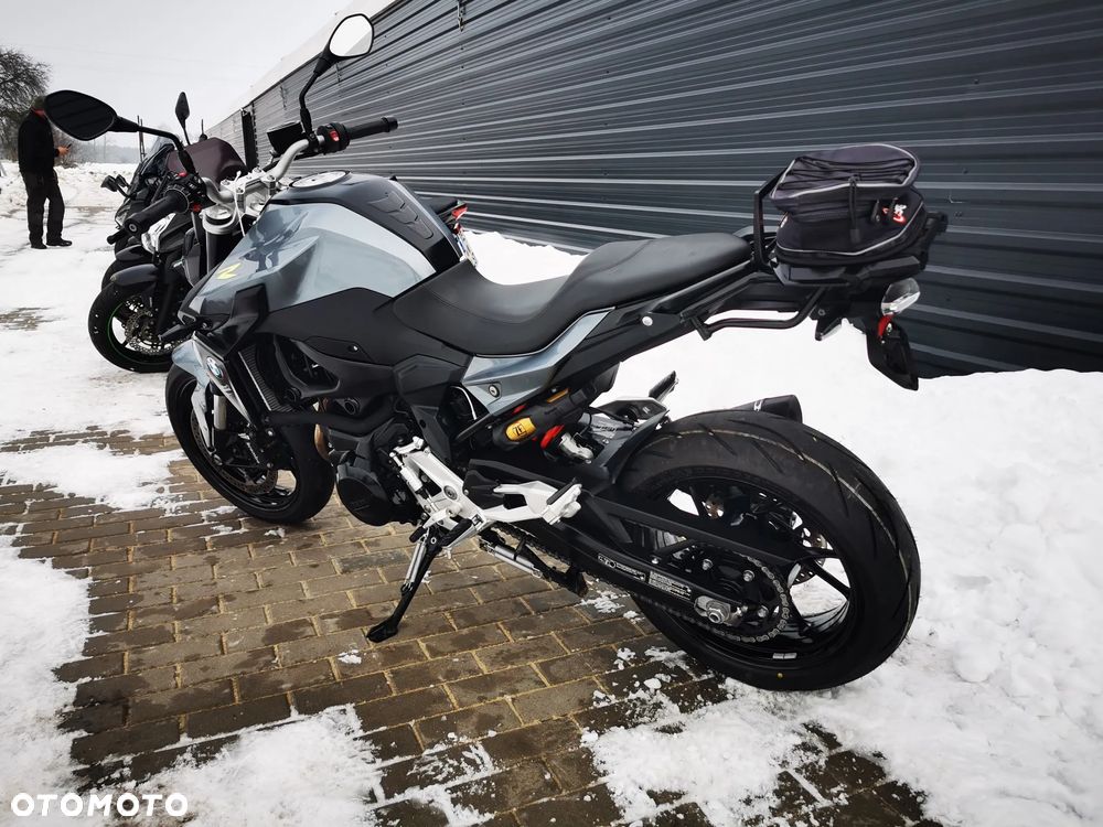 BMW F - 5
