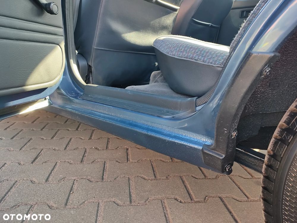 Mazda 323 - 40