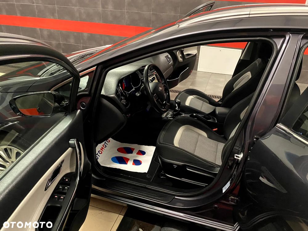 Kia Ceed 1.6 GDI L Business Line - 14