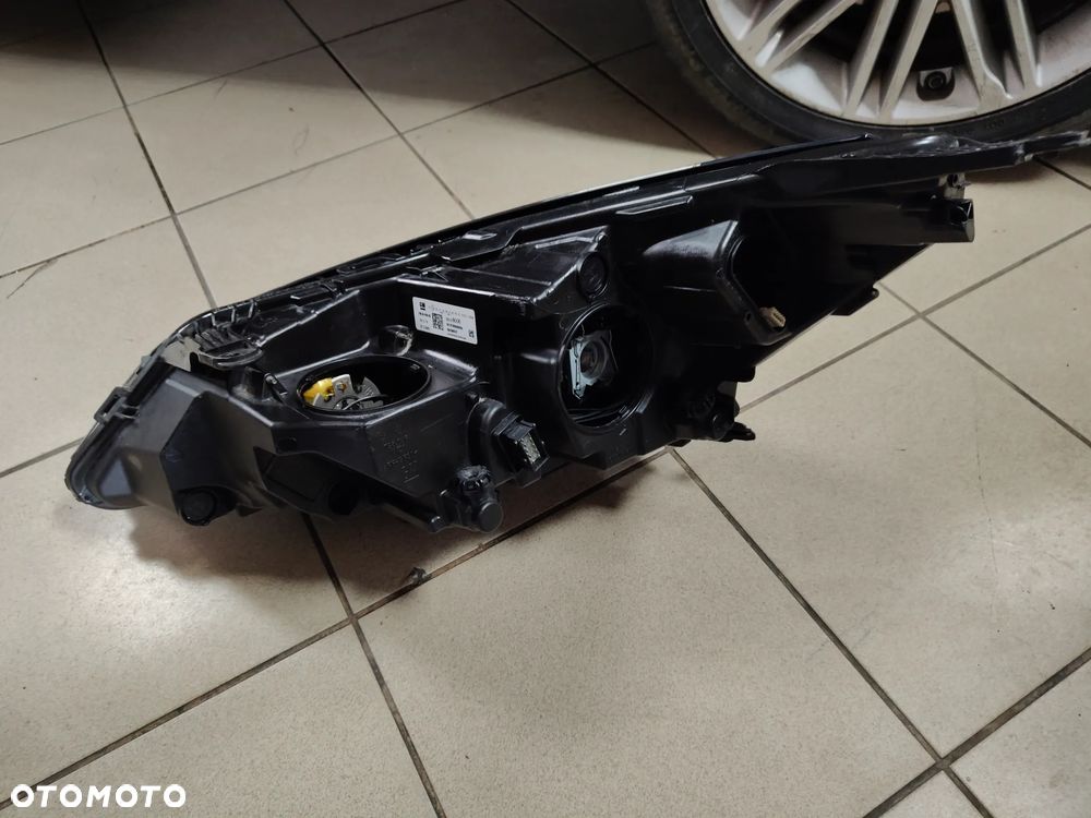 OPEL ASTRA V K PRAWA LAMPA PRZÓD EU - 3