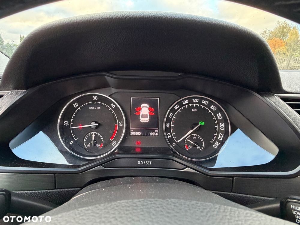 Skoda Superb 2.0 TDI DSG Sportline - 26