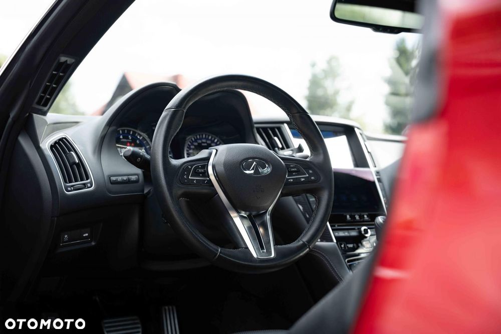 Infiniti Q60 - 16