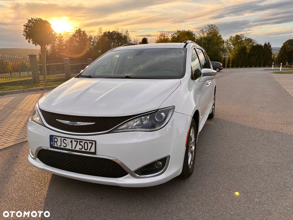 Chrysler Pacifica - 14