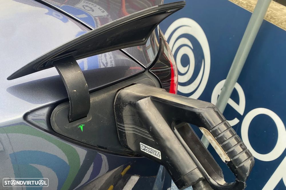Tesla Model 3 Long-Range Dual Motor AWD - 11