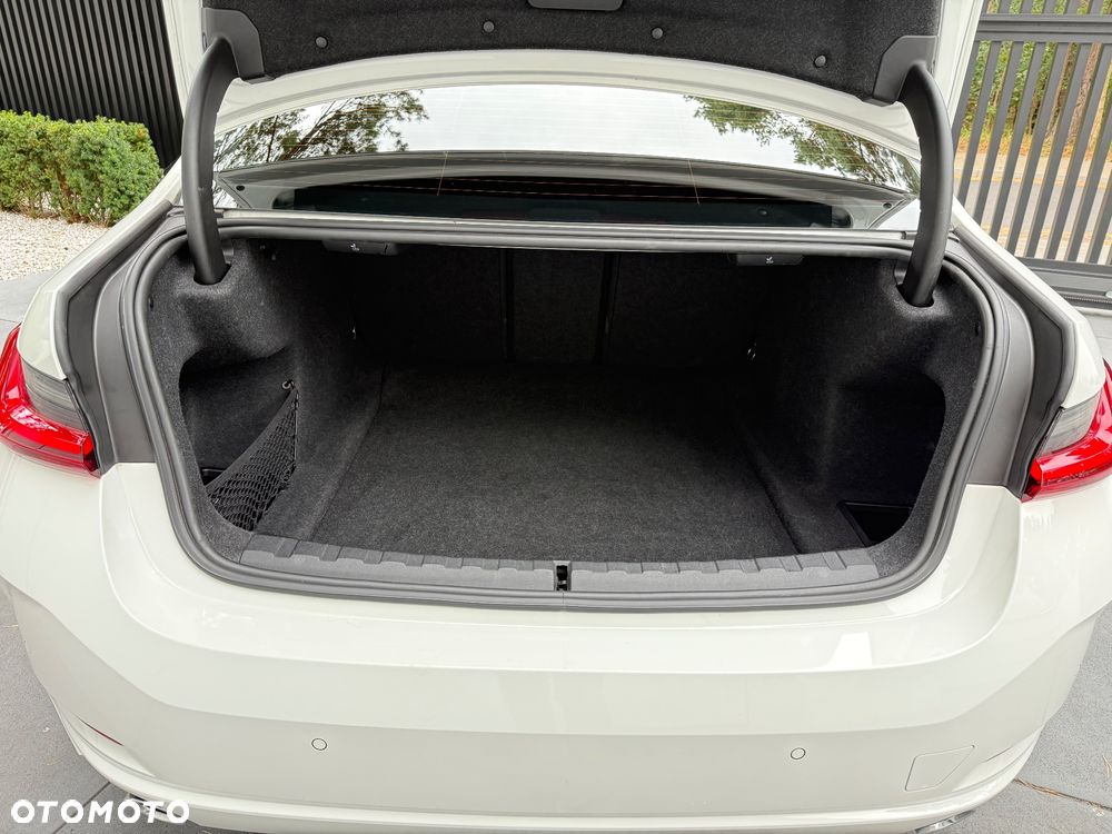 BMW Seria 3 318d - 21