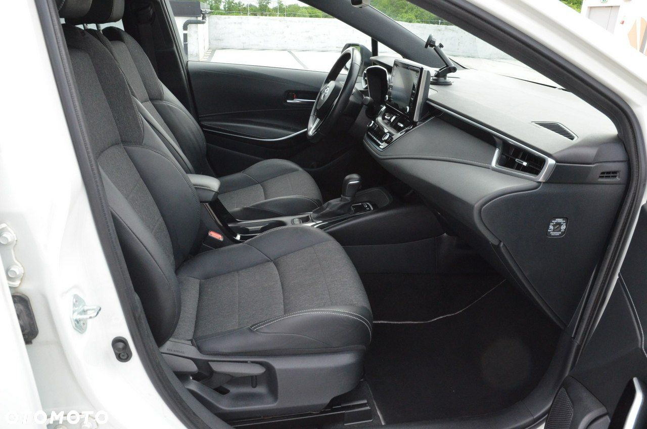 Toyota Corolla - 31