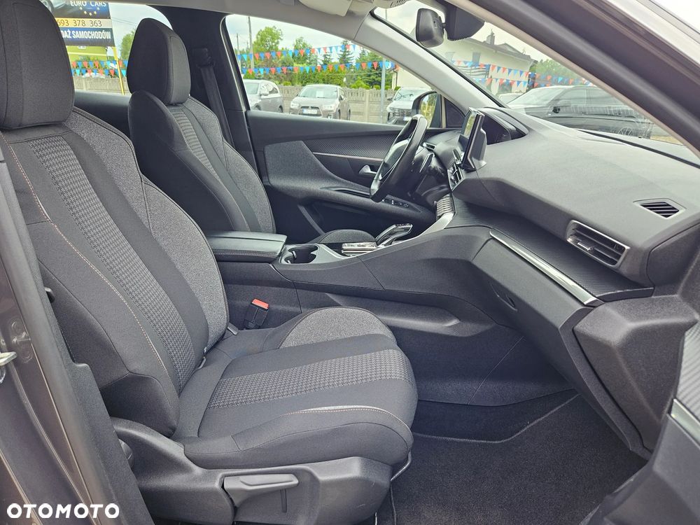 Peugeot 3008 1.2 PureTech Road Trip S&S EAT8 - 21