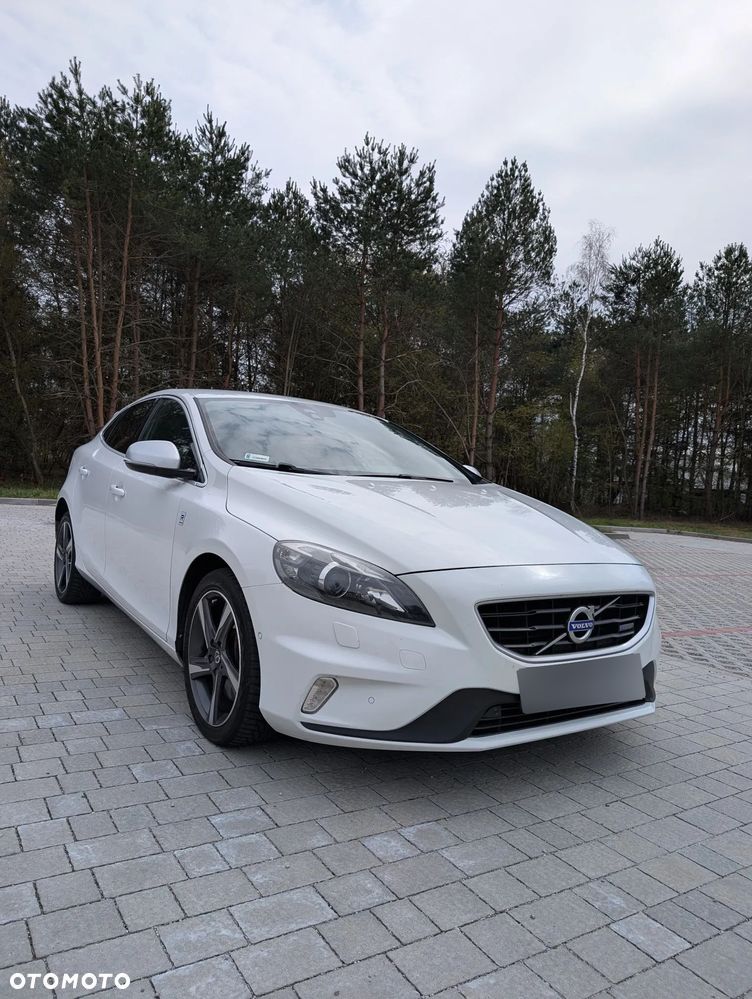 Volvo V40 D3 R-Design - 1