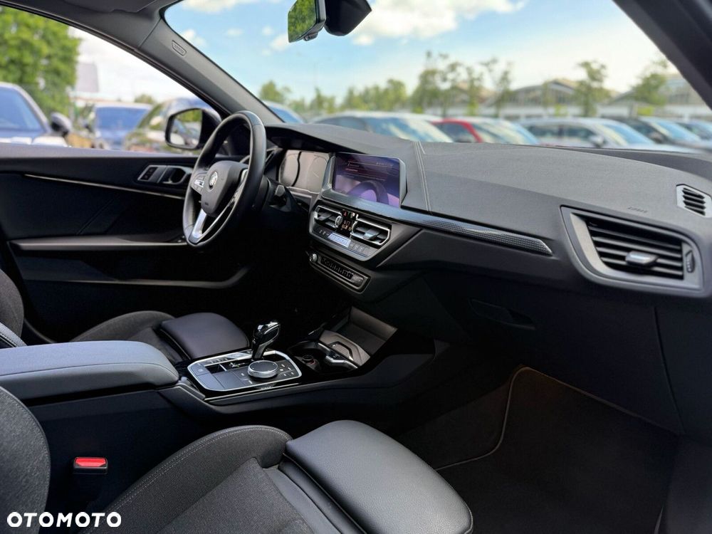 BMW Seria 1 - 22
