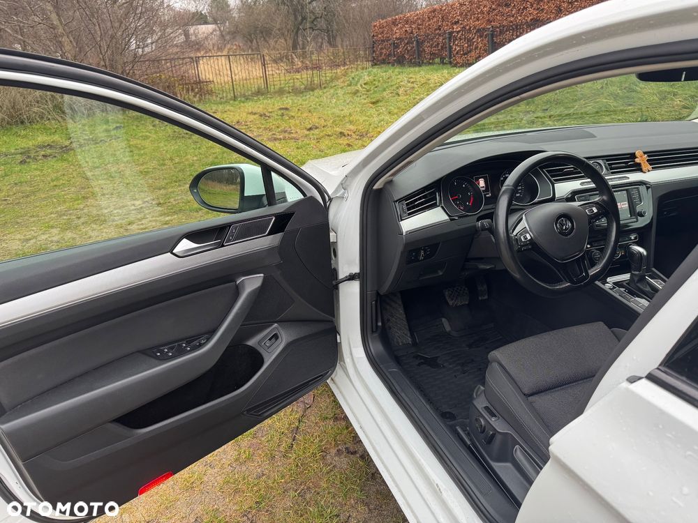 Volkswagen Passat 2.0 TDI (BlueMotion Technology) DSG Comfortline - 4
