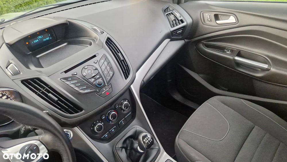 Ford Kuga 1.6 EcoBoost 2x4 Titanium - 16
