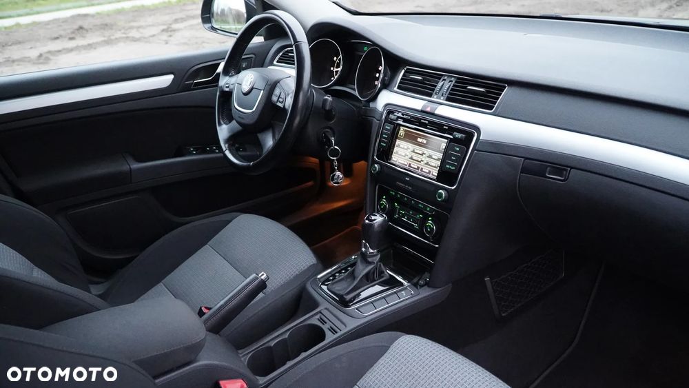 Skoda Superb 1.8 TSI Ambition DSG - 17