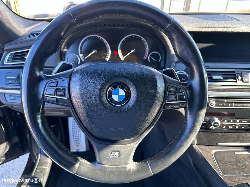 BMW 750 d xDrive Pack M - 22