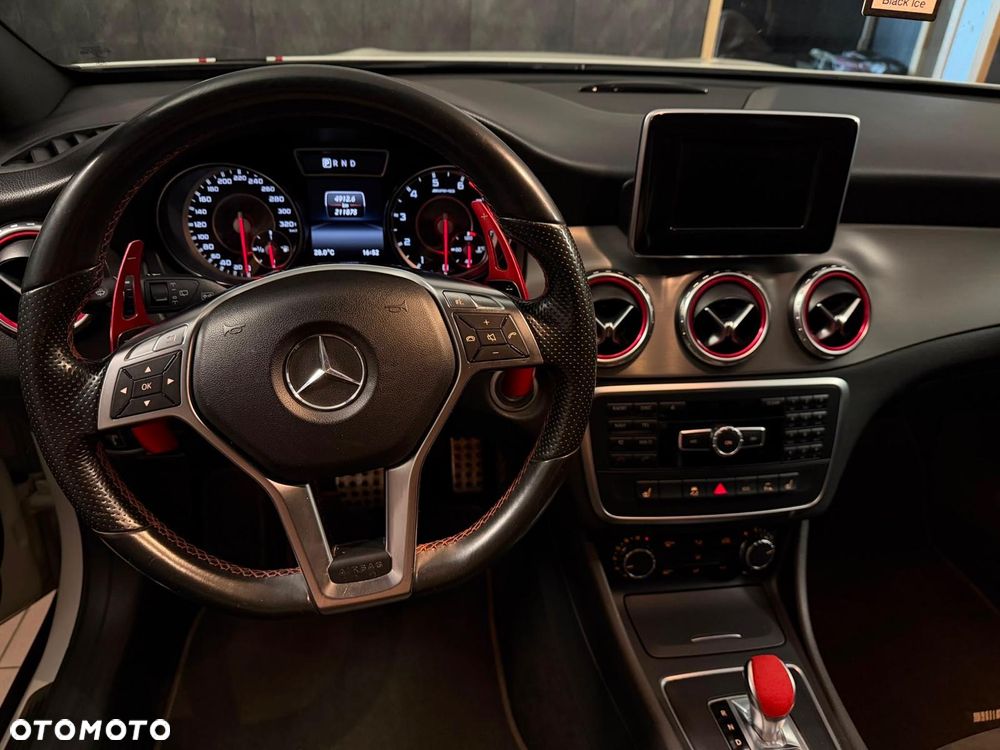Mercedes-Benz GLA 45 AMG 4-Matic - 6