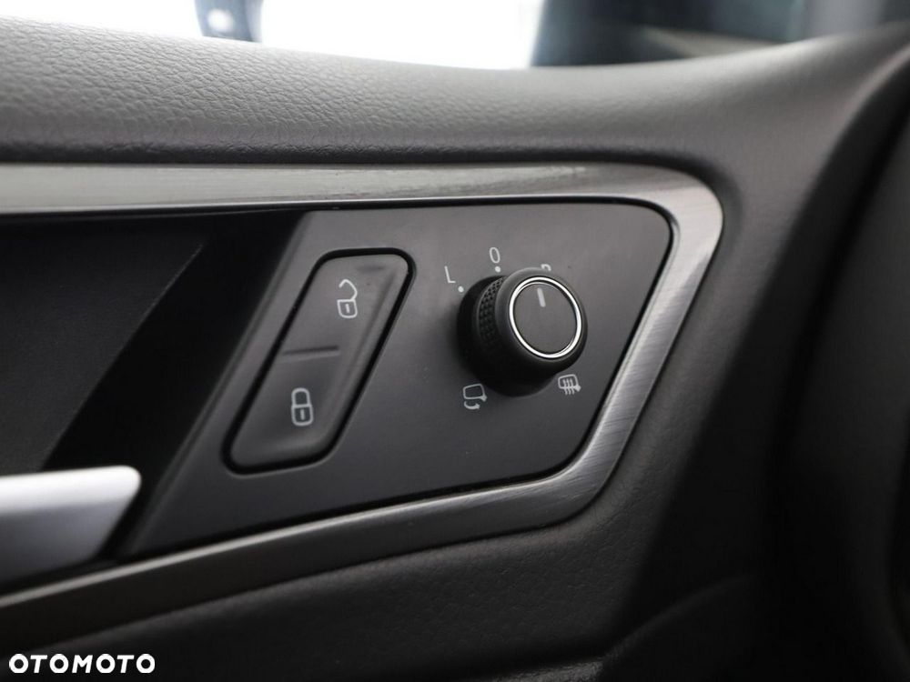 Volkswagen Golf 2.0 TDI (BlueMotion Technology) Comfortline - 32