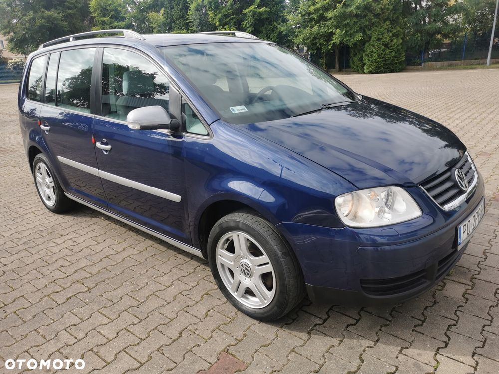 Volkswagen Touran - 1