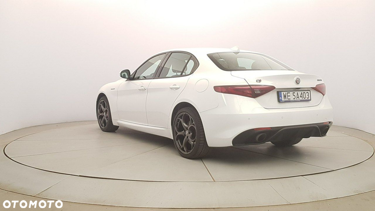 Alfa Romeo Giulia - 5
