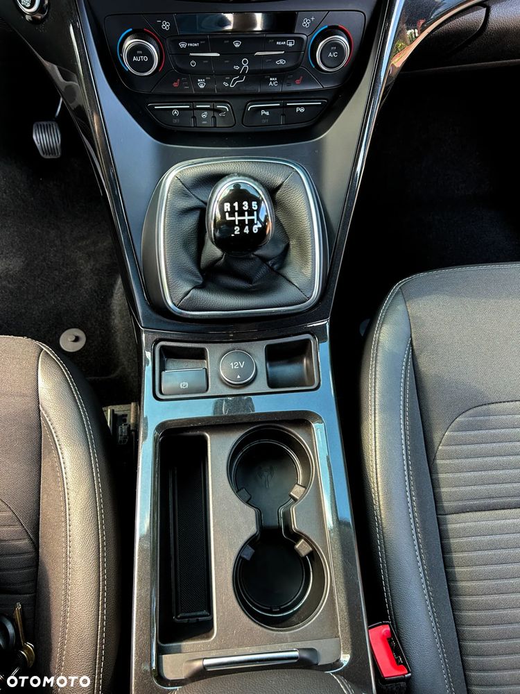 Ford Kuga 1.5 EcoBoost 2x4 Titanium - 8