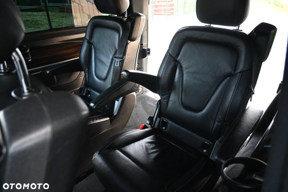 Mercedes-Benz Klasa V 300 d 4-Matic Avantgarde 9G-Tronic (d³ugi) - 32