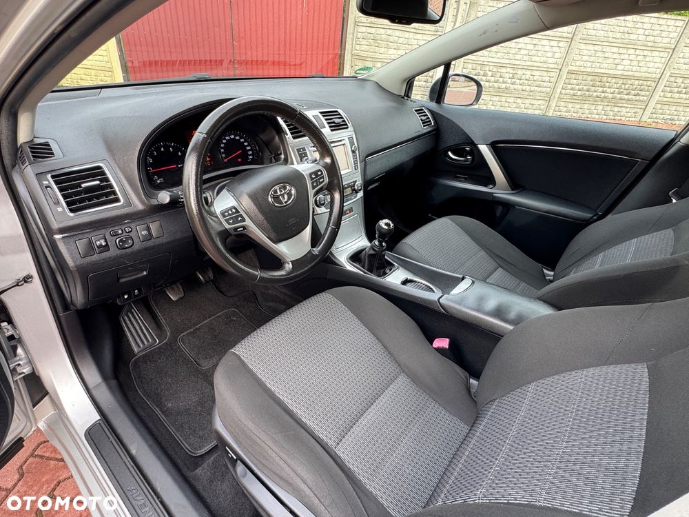 Toyota Avensis Touring Sports 1.8 Business Edition - 34