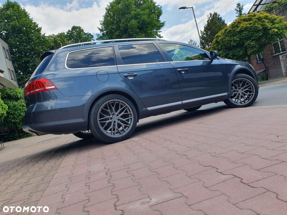 Volkswagen Passat Alltrack 2.0 TDI 4Motion DSG BlueMotion Tec - 24