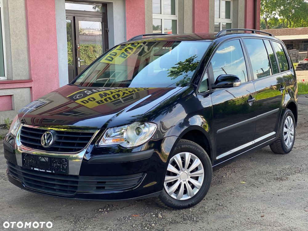 Volkswagen Touran - 1