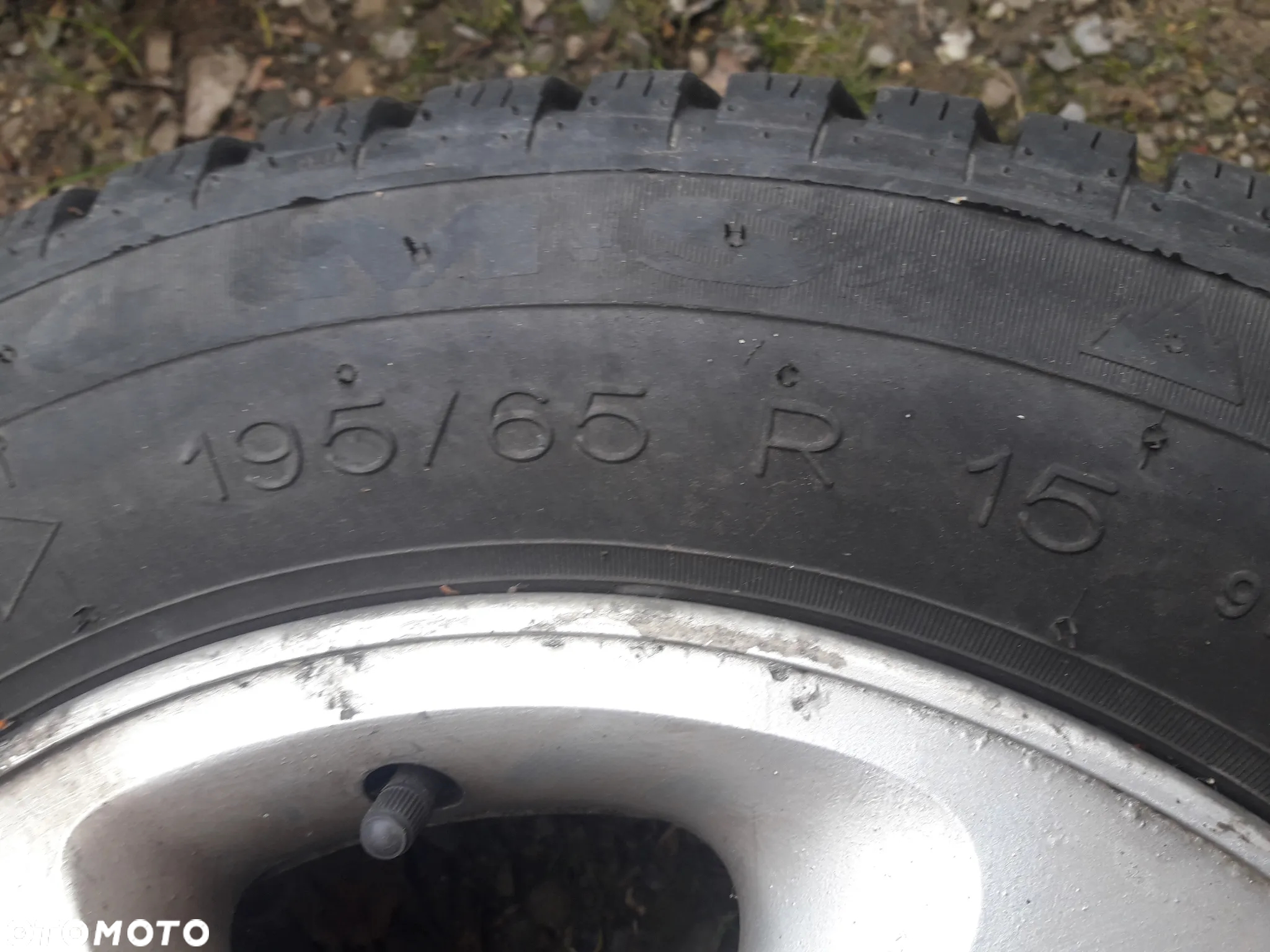 Toyota Yaris Corolla Mazda 2 DE  323 323f  Alufelgi z oponami zimowymi 15 c 4X100 - 3