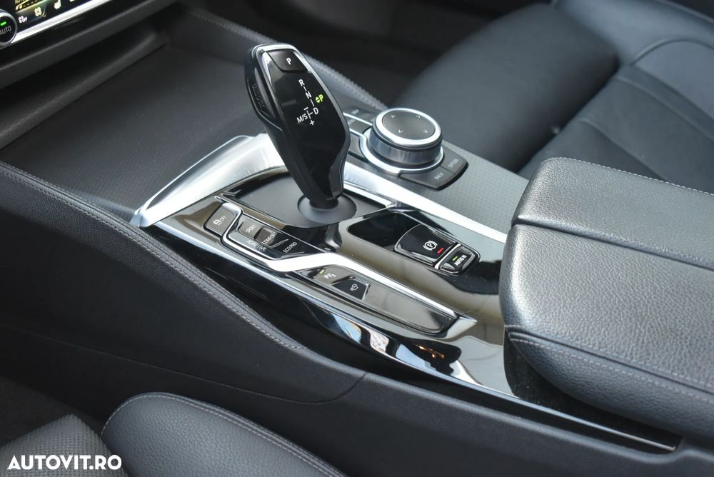 BMW Seria 5 520d AT MHEV - 11