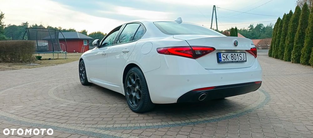 Alfa Romeo Giulia 2.2 D Turbo Super - 11