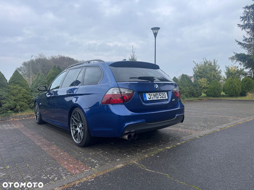 BMW Seria 3 320d DPF Touring - 34