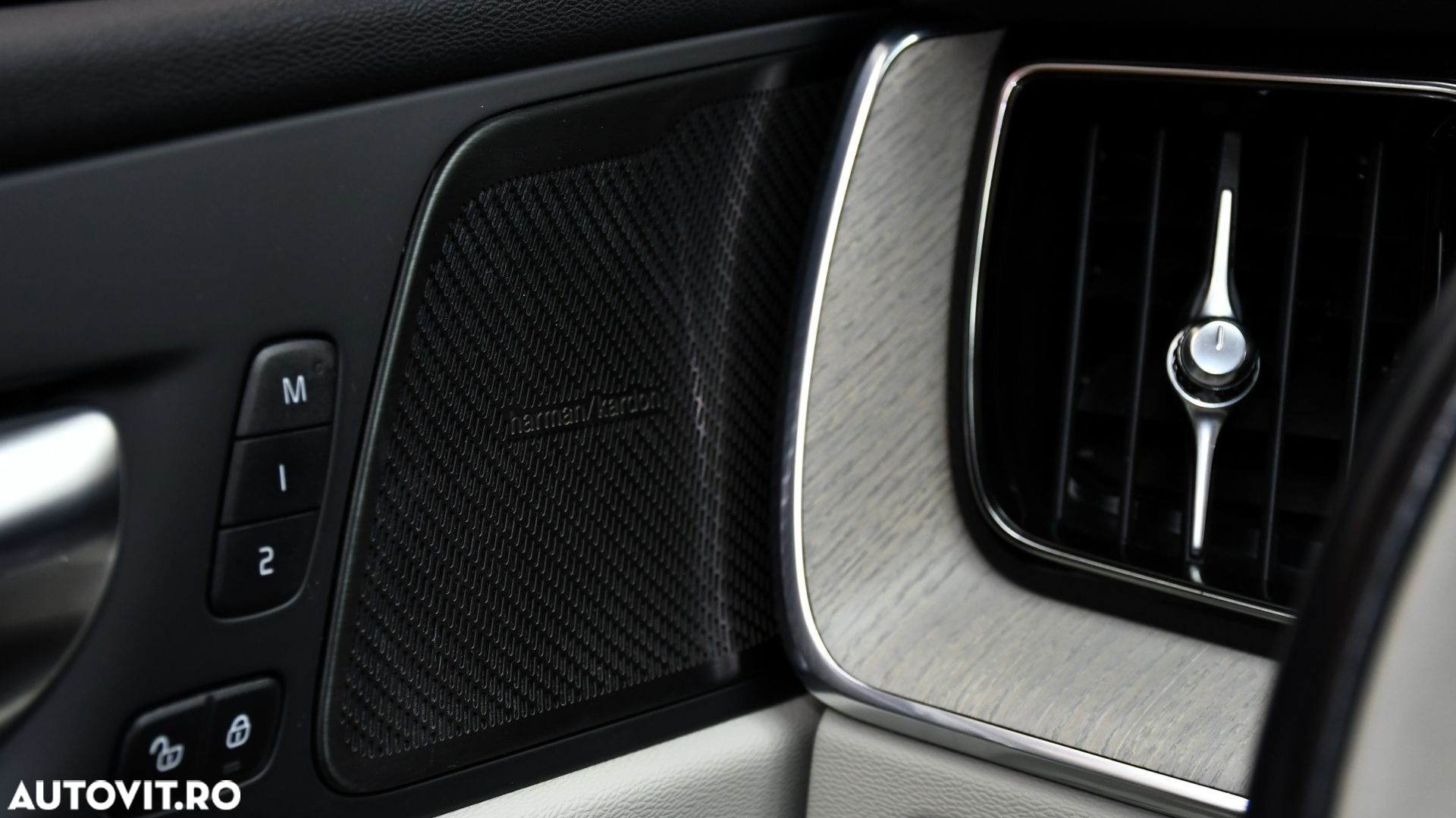 Volvo XC 60 - 24